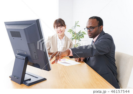 働く外国人と日本人 働く外国人と日本人 46157544