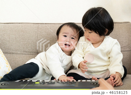 赤ちゃん　育児 46158125