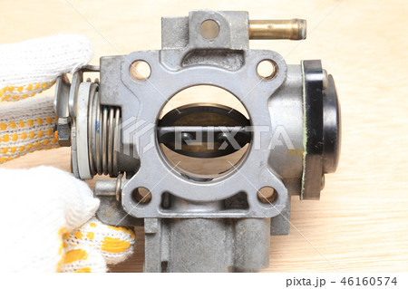 乗用車のスロットルボディ 46160574