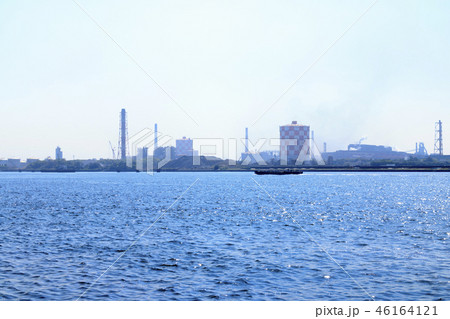 水辺風景(神奈川県、京浜運河、初夏) 水辺風景(神奈川県、京浜運河、初夏) 46164121