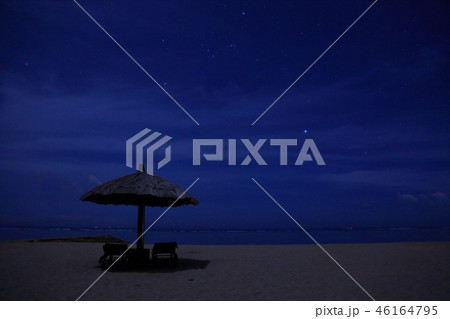 夜のビーチ 46164795
