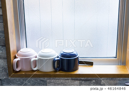 3つのコップ 46164846