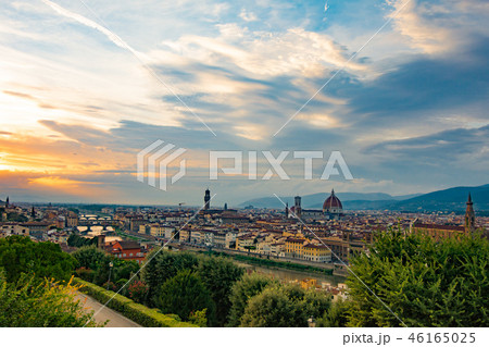 フィレンツェの街並み　ミケランジェロ広場から 46165025