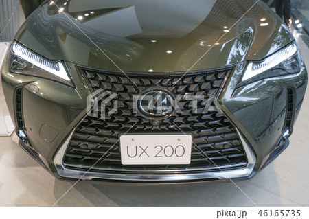 レクサスUXは3眼タイプのLEDヘッドランプと精緻なグラデーションを表現したスピンドルグリル 46165735
