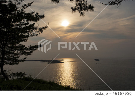 尼御前岬からの夕日 46167956