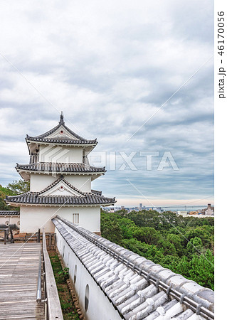 明石城 巽櫓と明石市街の風景 46170056