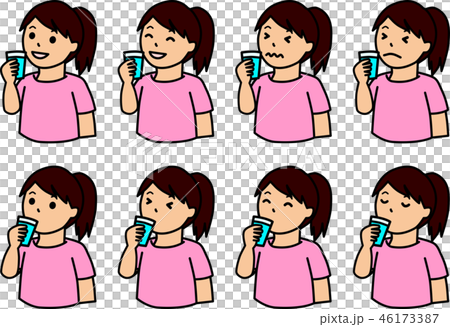 コップに入った水を飲む女性のさまざまな表情 コップに入った水を飲む女性のさまざまな表情 46173387