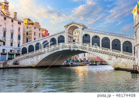 The Rialto bridge, a famous sight of Venice, no people 46174408