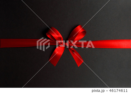 Shiny red satin ribbon bow 46174611