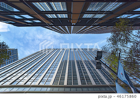 丸の内仲通り ビルの谷間の写真素材
