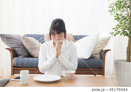 食事・女性 46176084