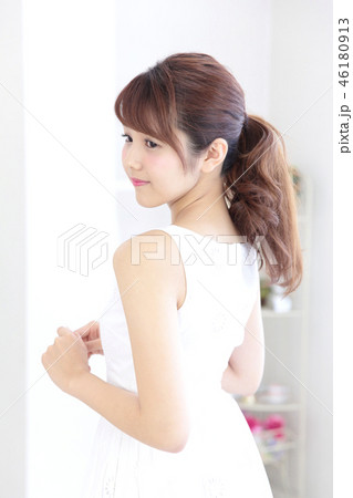 若い女性 ヘアスタイル 若い女性 ヘアスタイル 46180913