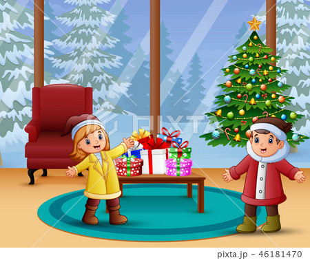 Happy kids celebration a christmas in the home Happy kids celebration a christmas in the home 46181470