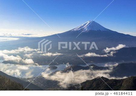 朝の新道峠より富士山 46184411