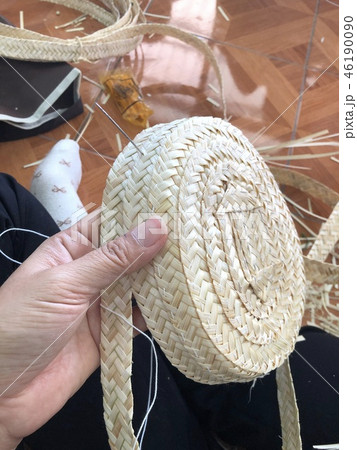 Steps to make a bamboo hat. Steps to make a bamboo hat. 46190090