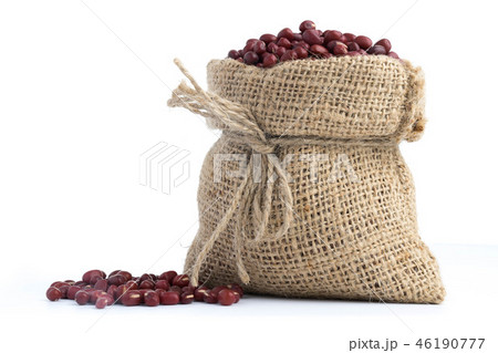 red bean in canvas sack on white red bean in canvas sack on white 46190777