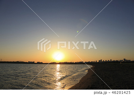 東京湾 臨海地区に沈む夕陽 46201425