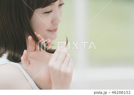 young woman 46206152