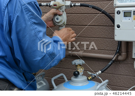 プロパンガス設置作業 46214445
