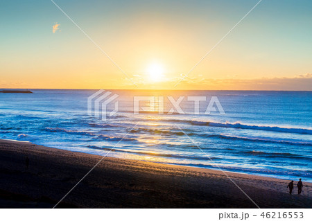 海　海岸　日の出 46216553