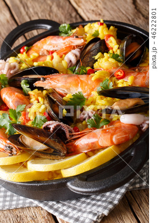 Delicious Spanish paella with seafood and fish 46222801