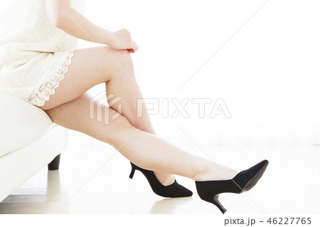 ビューティー 美脚 女性 フットケア ビューティ 若い女性 スキンケア ビューティー 美脚 女性 フットケア ビューティ 若い女性 スキンケア 46227765