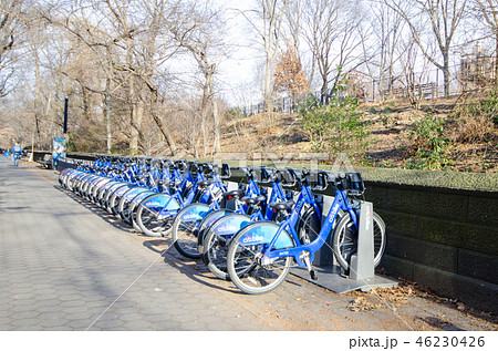 ニューヨーク マンハッタン 自転車置き場 の写真素材 [46230426] - PIXTA