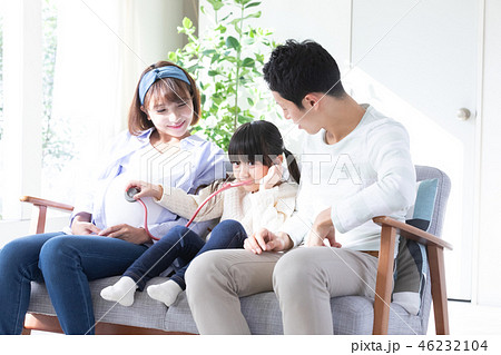 ファミリーイメージ 妊婦さん ファミリーイメージ 妊婦さん 46232104