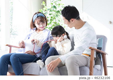 ファミリーイメージ　妊婦さん 46232106