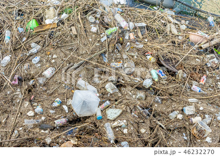 海のごみ　漂着物　水質汚染　廃棄物　環境問題 46232270