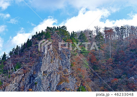大台ケ原山大蛇嵓の晩秋の情景 46233048