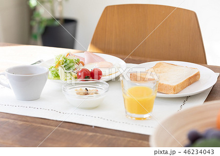 テーブルフォト　朝食　 46234043