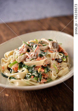サーモンとほうれん草のクリームパスタ② 46236673