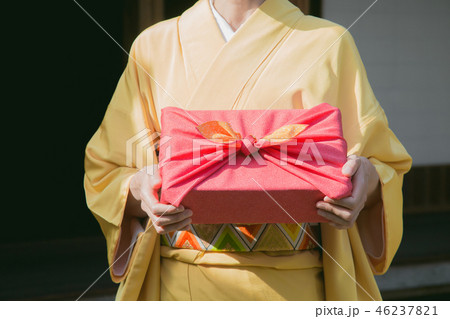 着物の女性 46237821