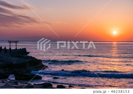 【静岡県】伊豆で最古の白浜神社・海の鳥居・夜明け 【静岡県】伊豆で最古の白浜神社・海の鳥居・夜明け 46238153