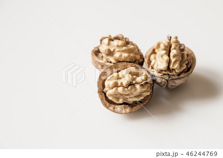 tasty walnuts background tasty walnuts background 46244769