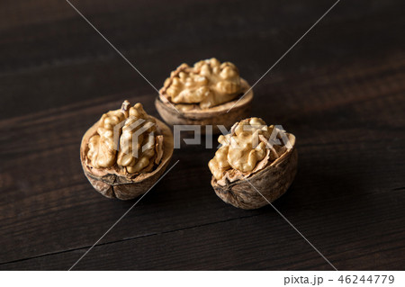 tasty walnuts background tasty walnuts background 46244779