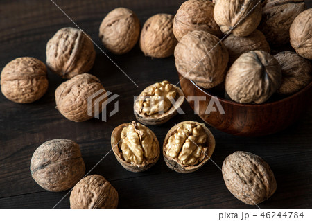 tasty walnuts background 46244784