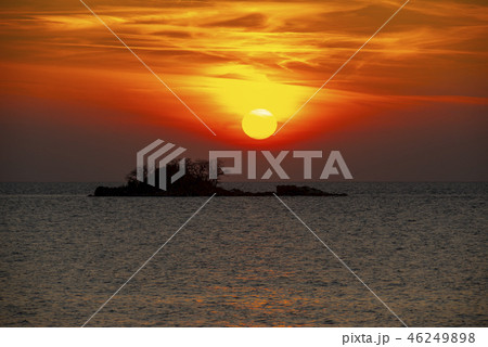 太陽 空 島 46249898