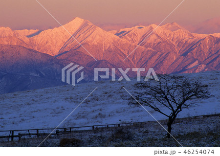 夜明けの北アルプス 46254074