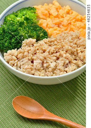 鶏そぼろ丼 46254635