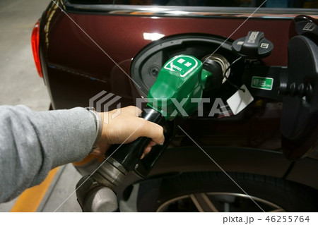給油しているところ 給油しているところ 46255764