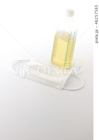 マスクと風邪薬 マスクと風邪薬 46257565