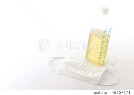 マスクと風邪薬 マスクと風邪薬 46257571