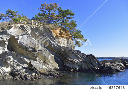 三浦半島 【神奈川】 荒崎公園弁天島の磯 【冬】 三浦半島 【神奈川】 荒崎公園弁天島の磯 【冬】 46257648