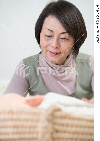 中高年女性 46258434