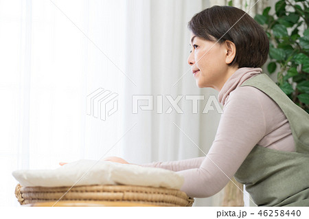 中高年女性 中高年女性 46258440