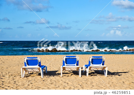セントキッツ島　美しいビーチとビーチチェア 46259851