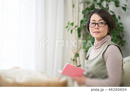 中高年女性 46260604