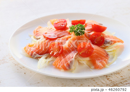 サーモンのカルパッチョ 46260792